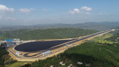 1602554968668165.jpg 安徽上海汽檢廣德試驗(yàn)場(chǎng)項(xiàng)目瀝青施工完成攤鋪2.jpg